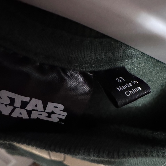 Baby Yoda Sweater - Picture 4 of 4